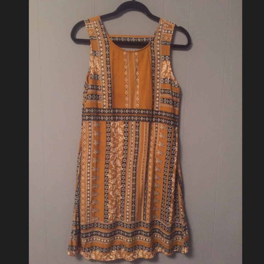 NWOT Printed Shift Dress